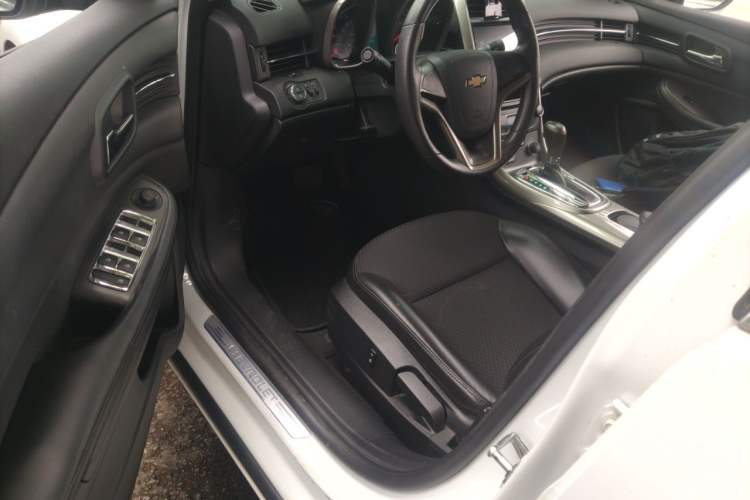 Used Chevrolet Malibu 2014 1.6T Automatic Comfort Edition Driver Seat
