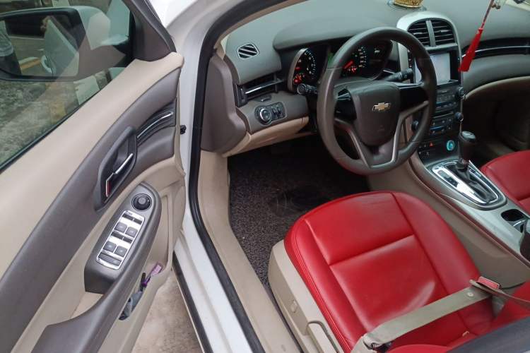 Used Chevrolet Malibu 2014 2.0L Automatic Comfort Edition Driver Seat