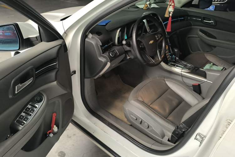 Used Chevrolet Malibu 2014 2.0L Automatic Luxury Edition Driver Seat