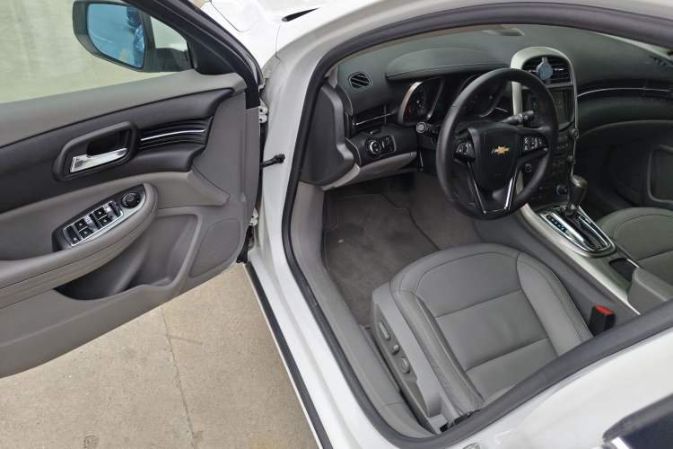 Used Chevrolet Malibu 2014 2.0L Automatic Luxury Edition Driver Seat