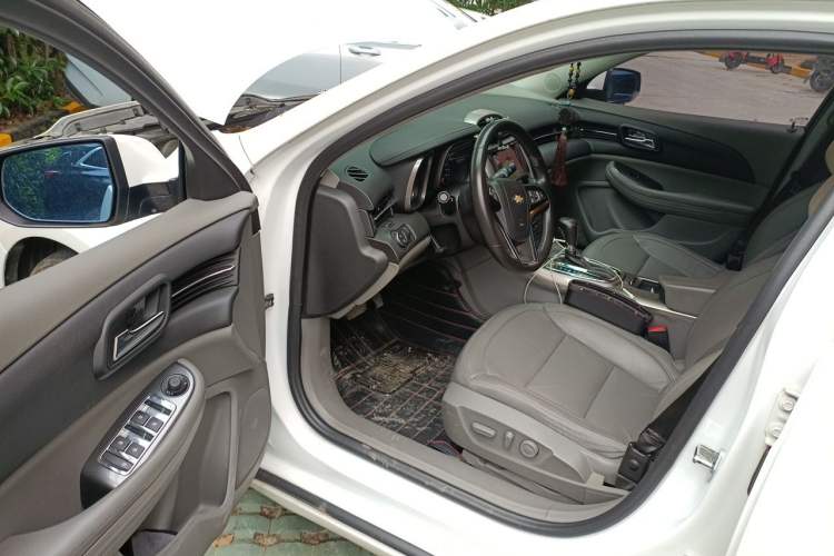 Used Chevrolet Malibu 2014 2.0L Automatic Luxury Edition Driver Seat
