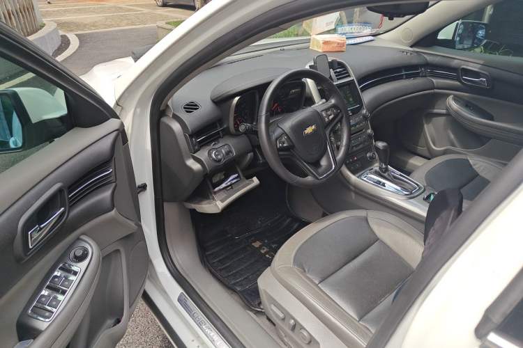 Used Chevrolet Malibu 2014 2.0L Automatic Luxury Edition Driver Seat
