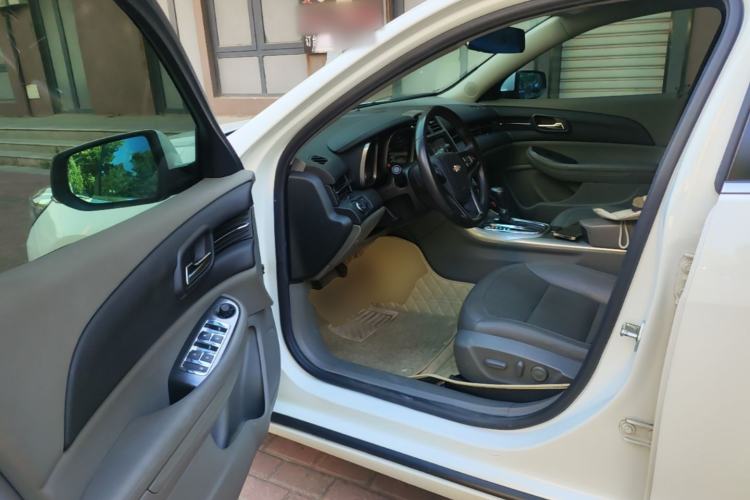 Used Chevrolet Malibu 2014 2.0L Automatic Luxury Edition Driver Seat