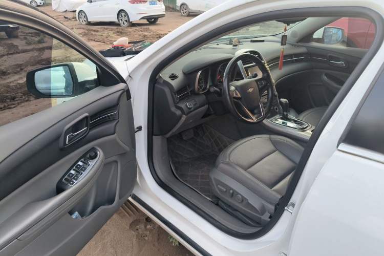 Used Chevrolet Malibu 2014 2.0L Automatic Luxury Edition Driver Seat