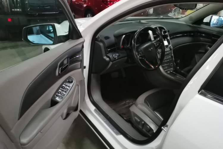 Used Chevrolet Malibu 2014 2.0L Automatic Luxury Edition Driver Seat