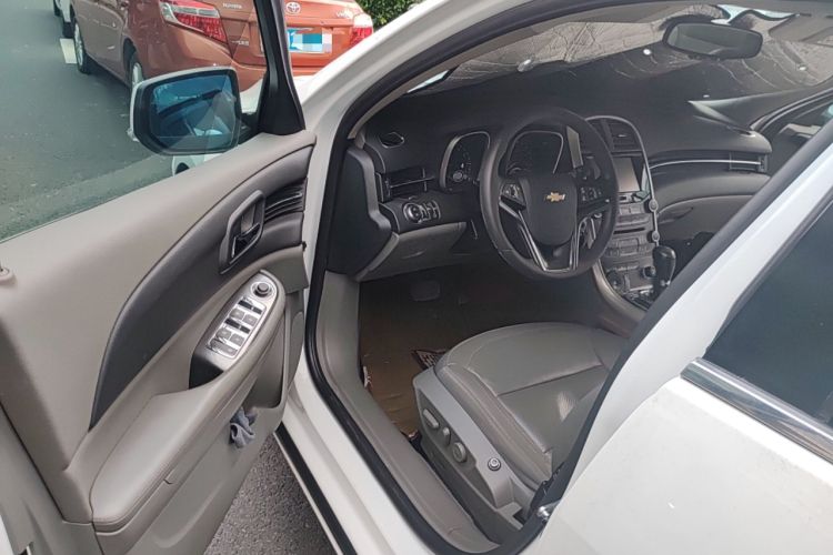 Used Chevrolet Malibu 2014 2.0L Automatic Luxury Edition Driver Seat