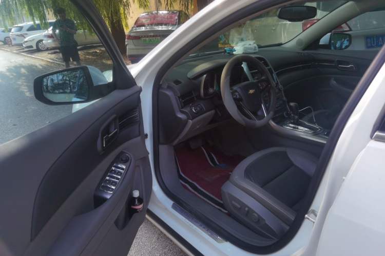 Used Chevrolet Malibu 2014 2.0L Automatic Luxury Edition Driver Seat