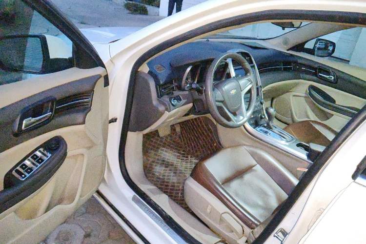 Used Chevrolet Malibu 2014 2.0L Automatic Comfort Edition Driver Seat