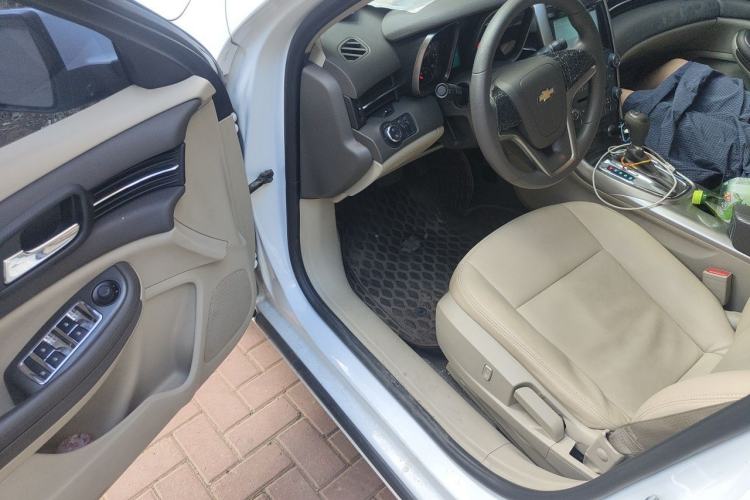 Used Chevrolet Malibu 2014 2.0L Automatic Comfort Edition Driver Seat