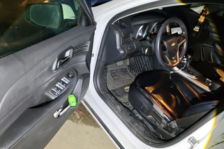 Used Chevrolet Malibu 2014 1.6T Automatic Comfort Edition Driver Seat