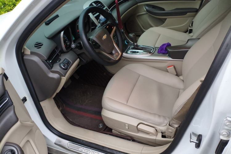 Used Chevrolet Malibu 2014 2.0L Automatic Comfort Edition Driver Seat
