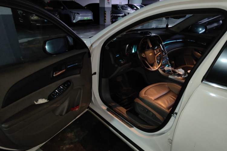 Used Chevrolet Malibu 2014 2.4L Automatic Luxury Edition Driver Seat