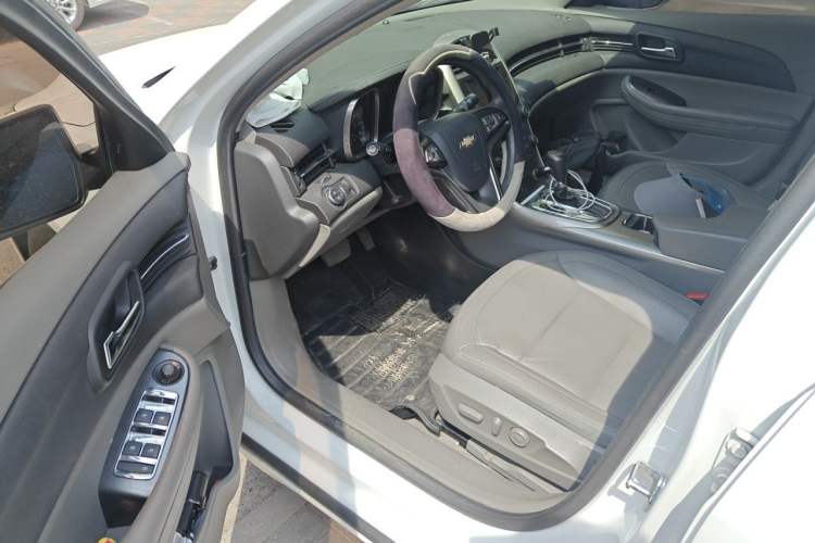 Used Chevrolet Malibu 2014 2.0L Automatic Luxury Edition Driver Seat