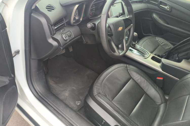 Used Chevrolet Malibu 2014 1.6T Automatic Comfort Edition Driver Seat