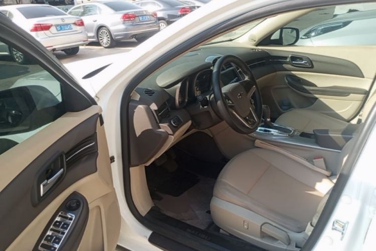 Used Chevrolet Malibu 2014 2.0L Automatic Comfort Edition Driver Seat