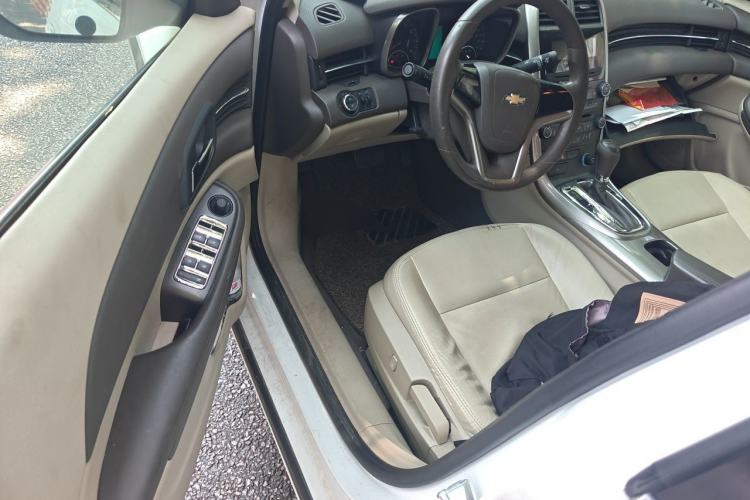 Used Chevrolet Malibu 2014 2.0L Automatic Comfort Edition Driver Seat