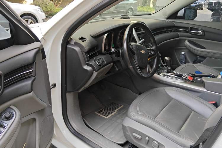 Used Chevrolet Malibu 2014 2.0L Automatic Luxury Edition Driver Seat