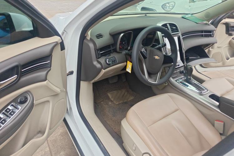 Used Chevrolet Malibu 2014 2.0L Automatic Comfort Edition Driver Seat