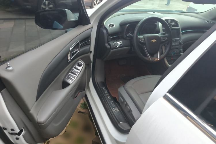 Used Chevrolet Malibu 2014 2.0L Automatic Luxury Edition Driver Seat