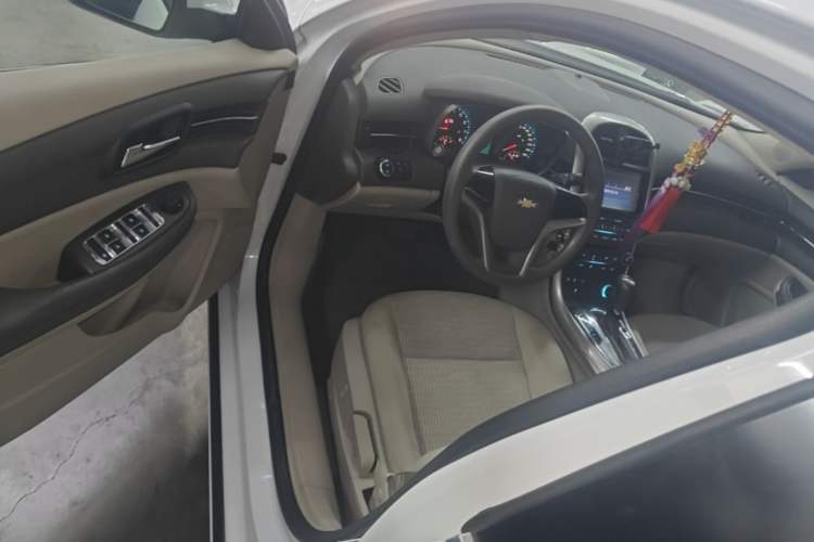 Used Chevrolet Malibu 2014 2.0L Automatic Comfort Edition Driver Seat