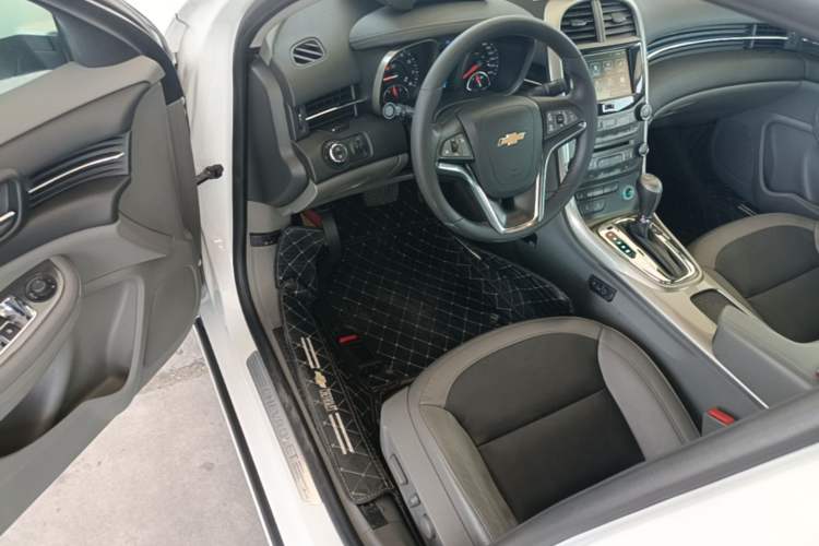 Used Chevrolet Malibu 2014 2.0L Automatic Luxury Edition Driver Seat