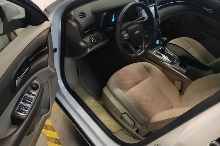 Used Chevrolet Malibu 2014 2.0L Automatic Comfort Edition Driver Seat