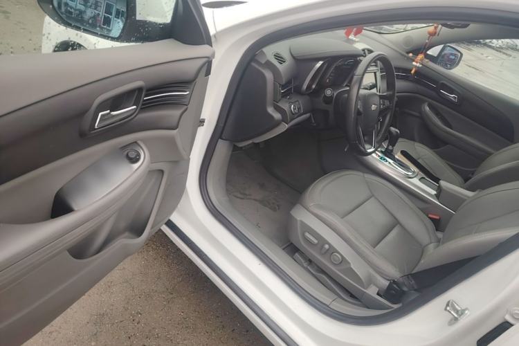 Used Chevrolet Malibu 2014 2.0L Automatic Luxury Edition Driver Seat