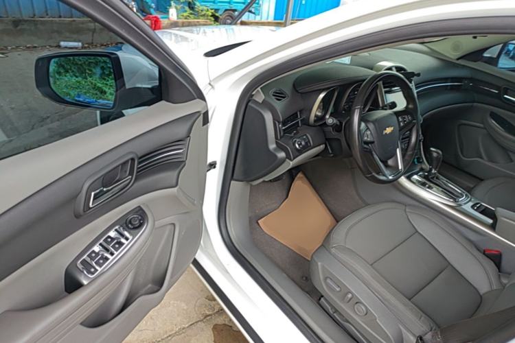 Used Chevrolet Malibu 2014 2.0L Automatic Luxury Edition Driver Seat