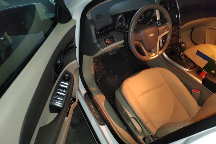 Used Chevrolet Malibu 2014 2.0L Automatic Comfort Edition Driver Seat
