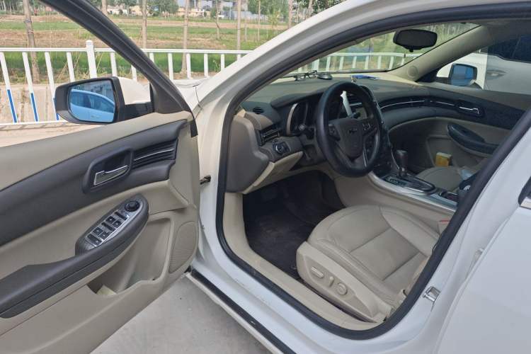 Used Chevrolet Malibu 2014 2.0L Automatic Luxury Edition Driver Seat