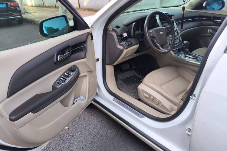 Used Chevrolet Malibu 2014 2.4L Automatic Luxury Edition Driver Seat