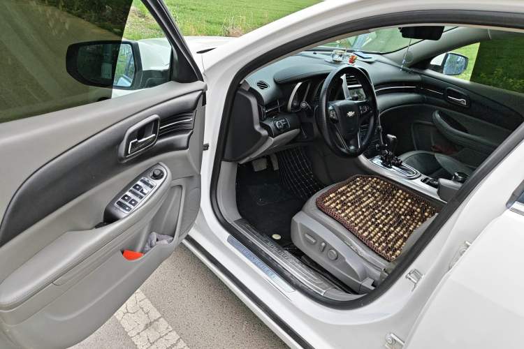 Used Chevrolet Malibu 2014 2.0L Automatic Luxury Edition Driver Seat