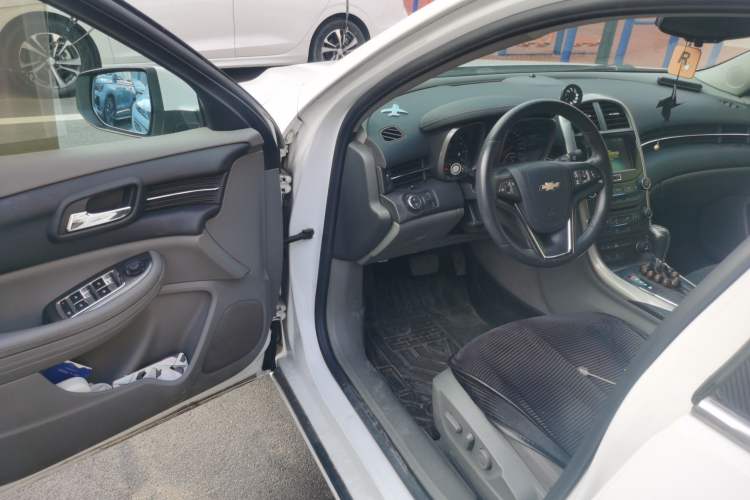 Used Chevrolet Malibu 2014 2.0L Automatic Luxury Edition Driver Seat