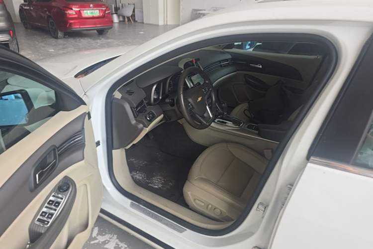 Used Chevrolet Malibu 2014 2.0L Automatic Luxury Edition Driver Seat