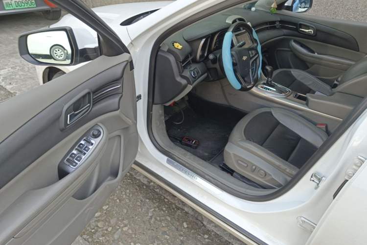 Used Chevrolet Malibu 2014 2.0L Automatic Luxury Edition Driver Seat