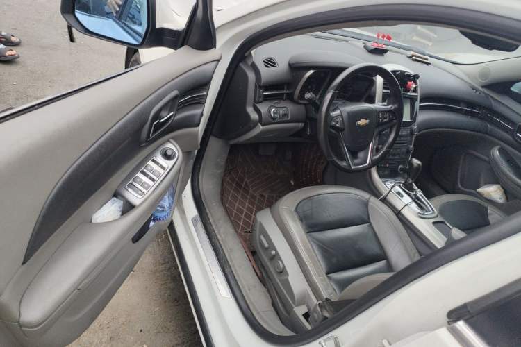 Used Chevrolet Malibu 2014 2.0L Automatic Luxury Edition Driver Seat