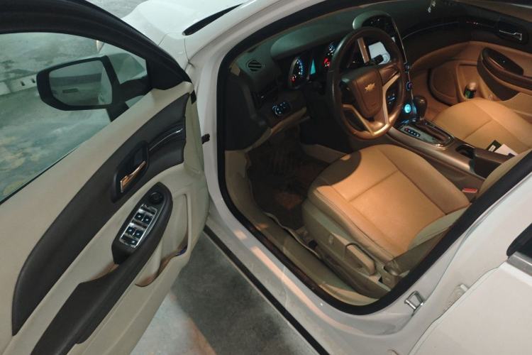 Used Chevrolet Malibu 2014 2.0L Automatic Comfort Edition Driver Seat