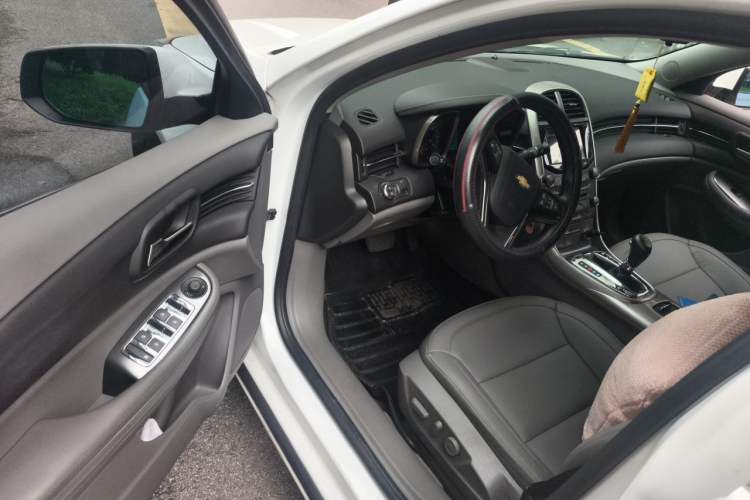 Used Chevrolet Malibu 2014 2.0L Automatic Luxury Edition Driver Seat