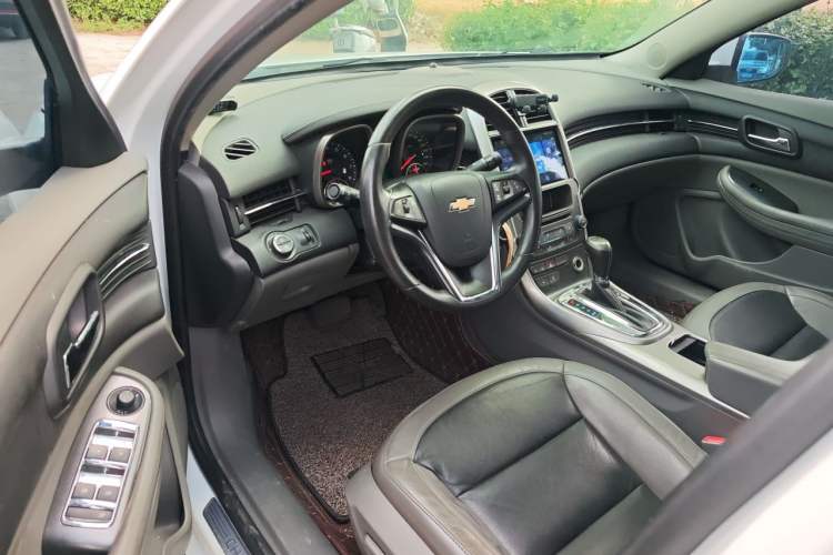 Used Chevrolet Malibu 2014 2.0L Automatic Luxury Edition Driver Seat