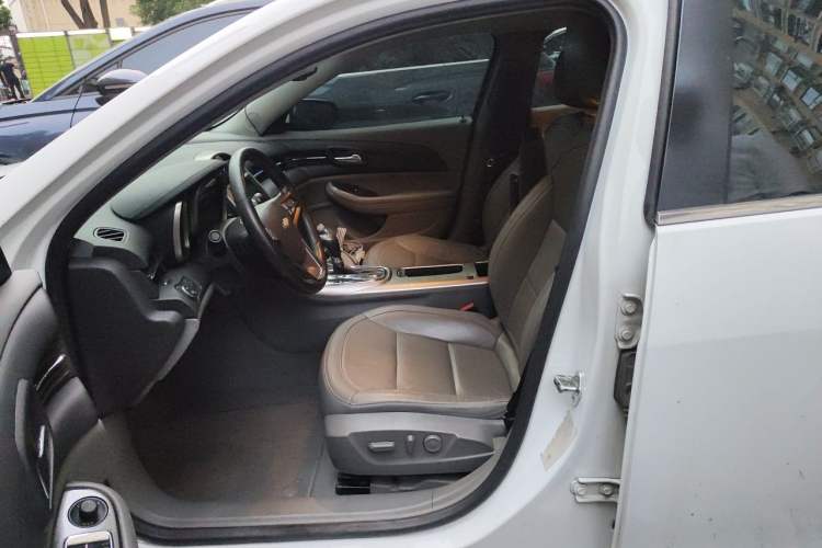 Used Chevrolet Malibu 2014 2.0L Automatic Luxury Edition Driver Seat
