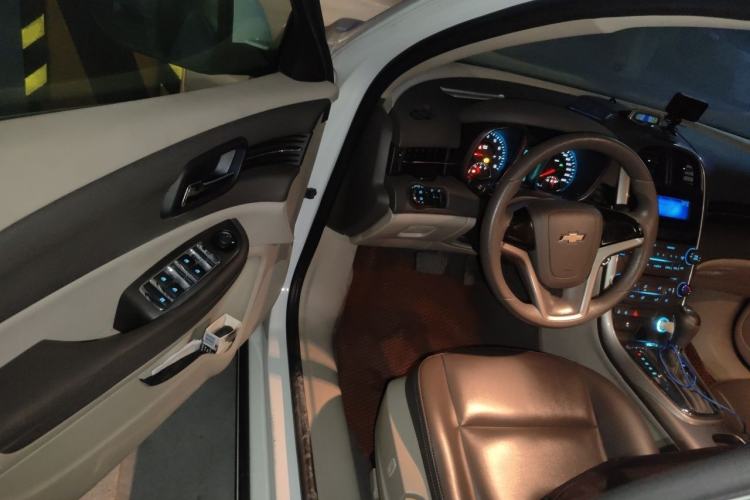Used Chevrolet Malibu 2014 2.0L Automatic Comfort Edition Driver Seat