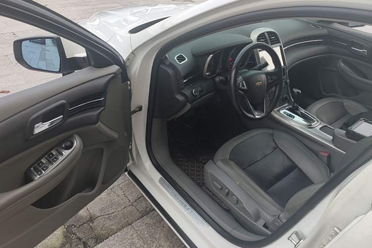 Used Chevrolet Malibu 2014 2.0L Automatic Luxury Edition Driver Seat