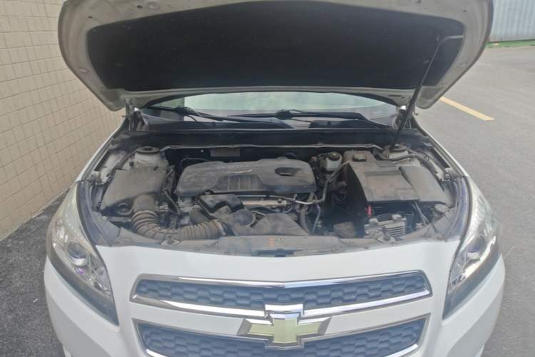 Used Chevrolet Malibu 2014 2.0L Automatic Comfort Edition Engine Bay