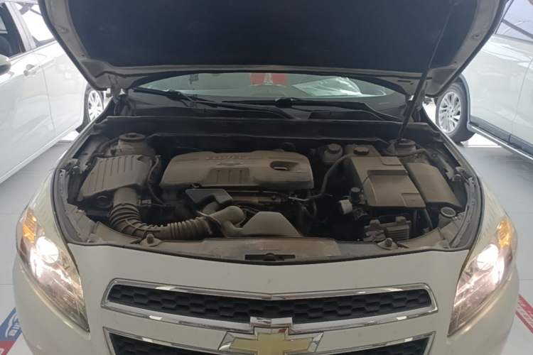 Used Chevrolet Malibu 2014 2.0L Automatic Comfort Edition Engine Bay