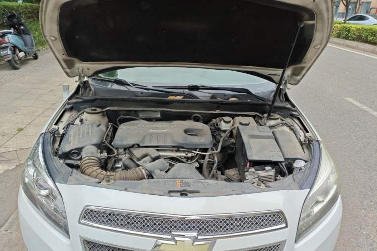 Used Chevrolet Malibu 2014 2.0L Automatic Comfort Edition Engine Bay