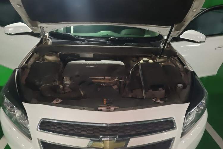 Used Chevrolet Malibu 2014 2.0L Automatic Comfort Edition Engine Bay