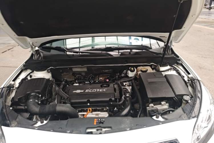 Used Chevrolet Malibu 2014 1.6T Automatic Comfort Edition Engine Bay