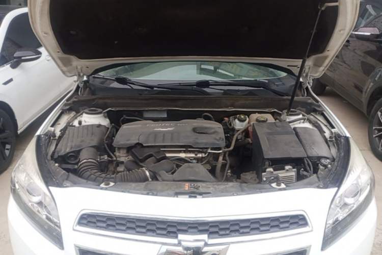 Used Chevrolet Malibu 2014 2.0L Automatic Comfort Edition Engine Bay