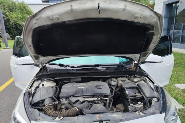 Used Chevrolet Malibu 2014 2.0L Automatic Luxury Edition Engine Bay