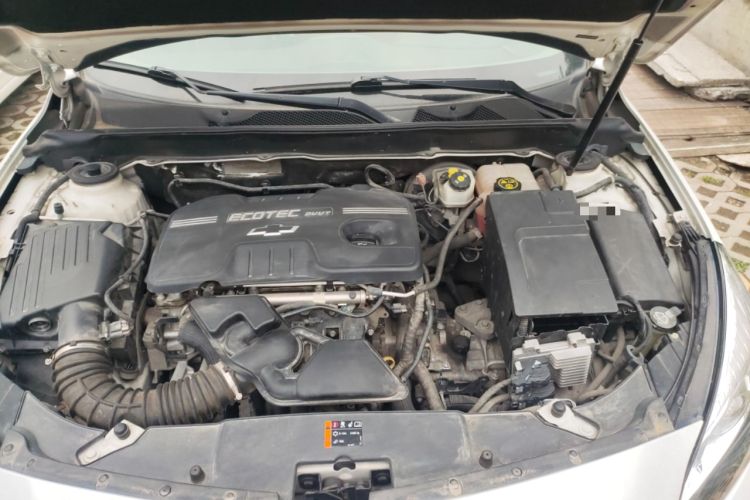 Used Chevrolet Malibu 2014 2.0L Automatic Comfort Edition Engine Bay